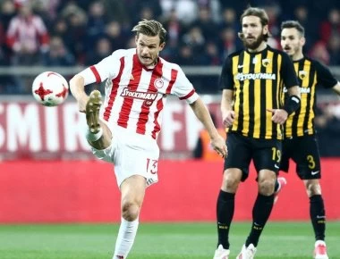 Το ντέρμπι Ολυμπιακού-ΑΕΚ ξεκίνησε από τα... αποδυτήρια: Καβγάς Καραπαπά-Δημητριάδη